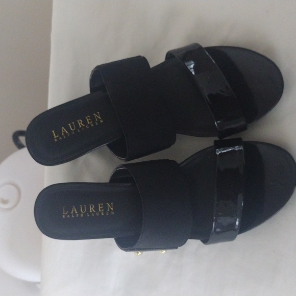 Shoes - Picture 4 of 8